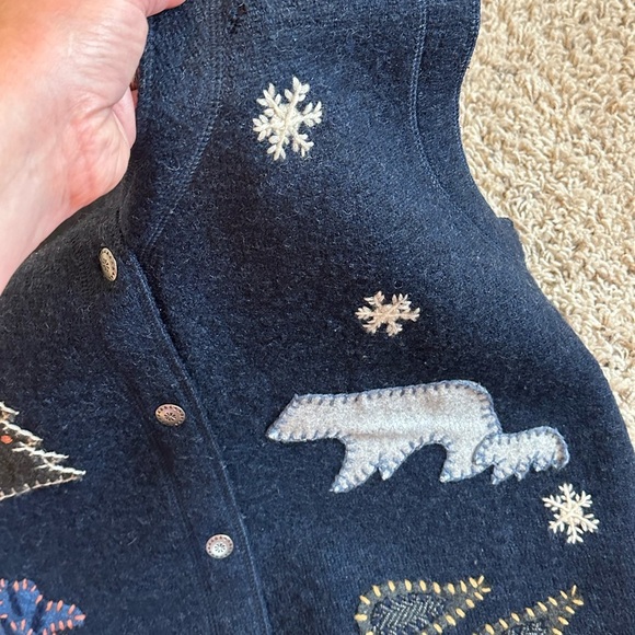 Woolrich Navy 100% Wool Button Up Winter Scene Cottagecore Festive Vest Sz L - Picture 9 of 9